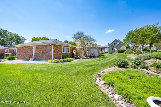 2809 Jomarie Ct, Louisville, KY 40220