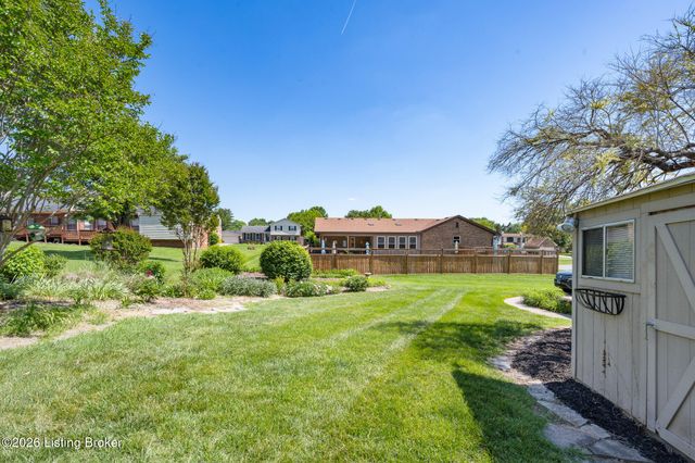 2809 Jomarie Ct, Louisville, KY 40220
