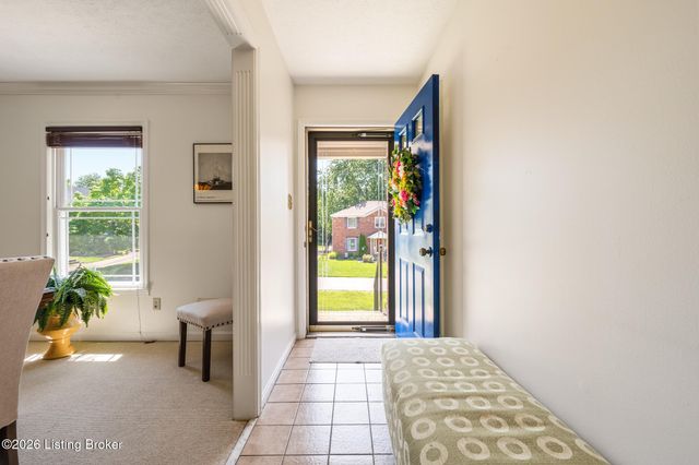 2809 Jomarie Ct, Louisville, KY 40220