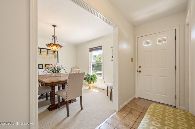 2809 Jomarie Ct, Louisville, KY 40220