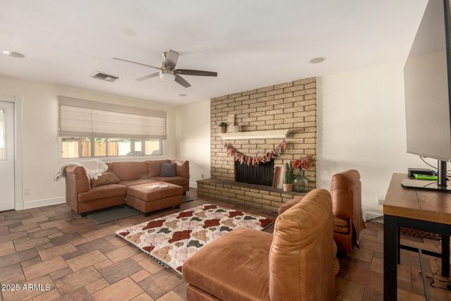 1112 E WESTCHESTER Drive, Tempe, AZ 85283