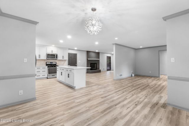 7002 Green Spring Dr, Louisville, KY 40241