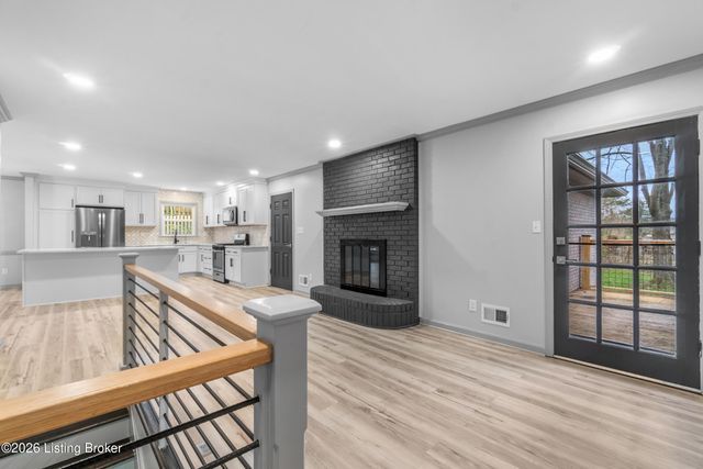 7002 Green Spring Dr, Louisville, KY 40241