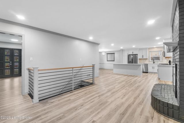 7002 Green Spring Dr, Louisville, KY 40241