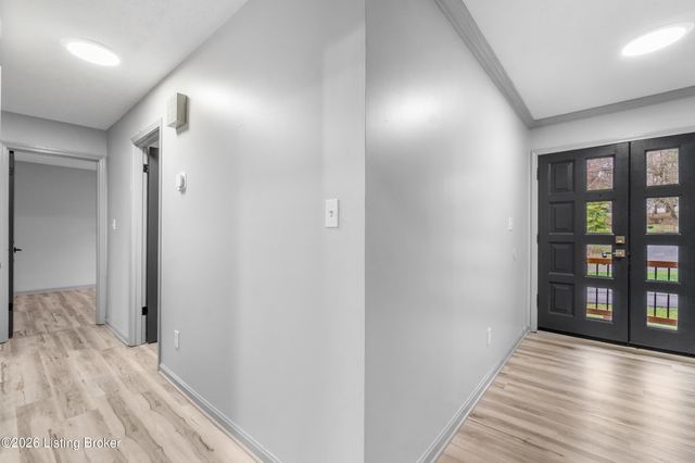 7002 Green Spring Dr, Louisville, KY 40241