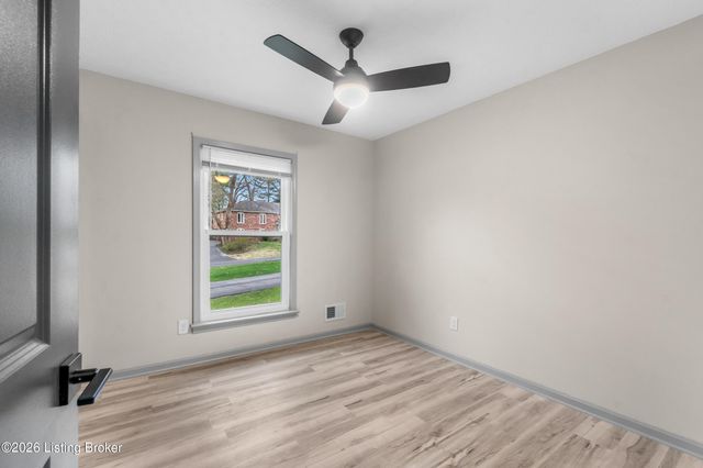 7002 Green Spring Dr, Louisville, KY 40241