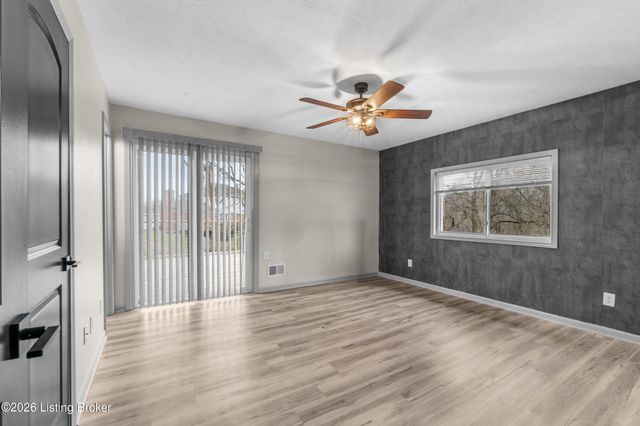 7002 Green Spring Dr, Louisville, KY 40241