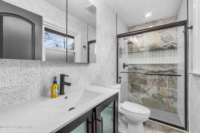 7002 Green Spring Dr, Louisville, KY 40241