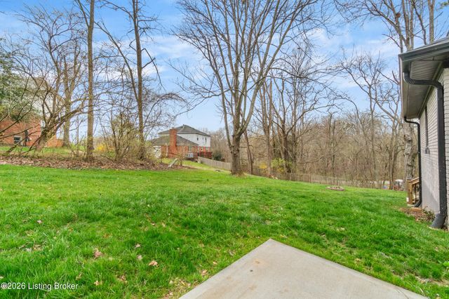 7002 Green Spring Dr, Louisville, KY 40241