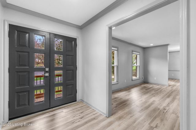 7002 Green Spring Dr, Louisville, KY 40241