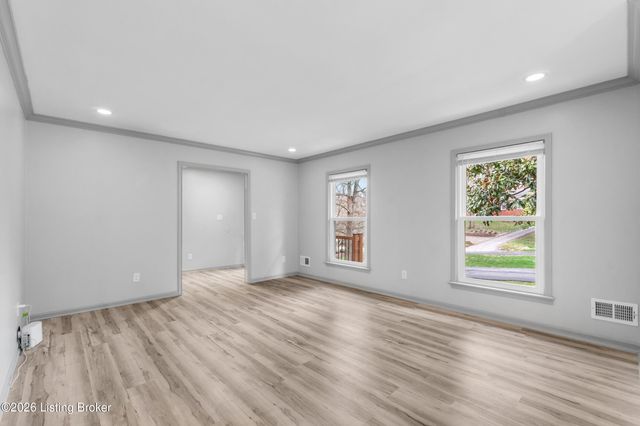 7002 Green Spring Dr, Louisville, KY 40241