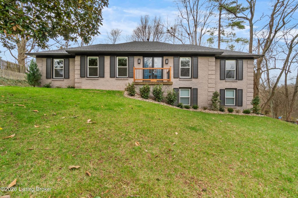 7002 Green Spring Dr, Louisville, KY 40241