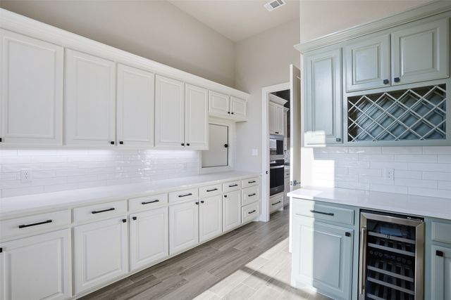 1101 Tremont Lane, Granbury, TX 76049