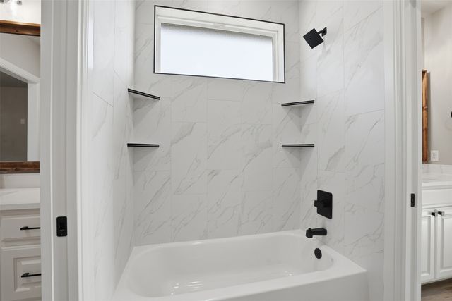 1101 Tremont Lane, Granbury, TX 76049