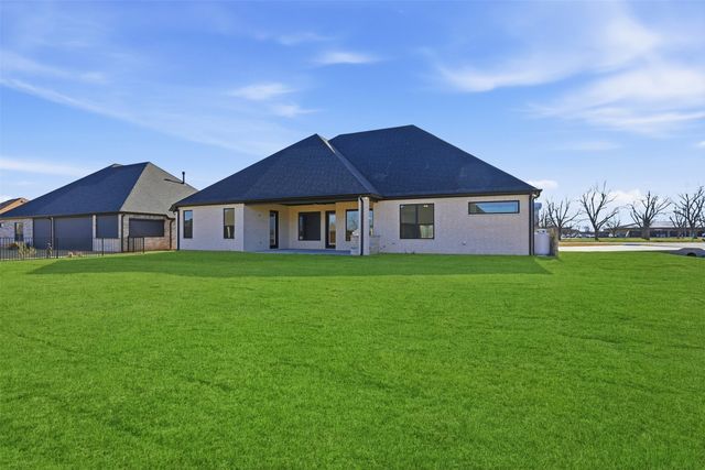 1101 Tremont Lane, Granbury, TX 76049