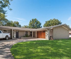 2970 Sundial Drive, Dallas, TX 75229