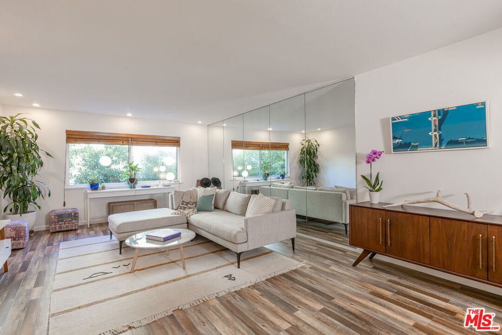 2260 N Cahuenga Boulevard 306, Los Angeles, CA 90068 — exterior
