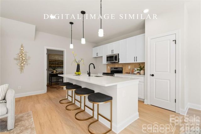 2943 Sloan Drive, Charlotte, NC 28208