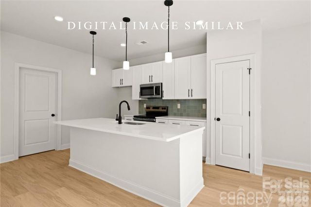 2943 Sloan Drive, Charlotte, NC 28208