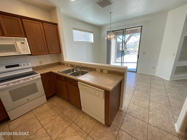 10890 E New Rock Ridge Drive, Vail, AZ 85641
