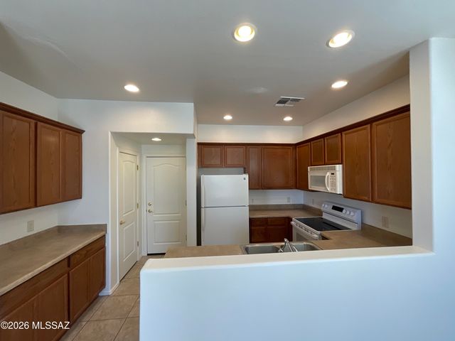 10890 E New Rock Ridge Drive, Vail, AZ 85641