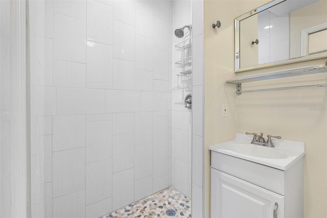 4711 28TH AVENUE N, St Petersburg, FL 33713