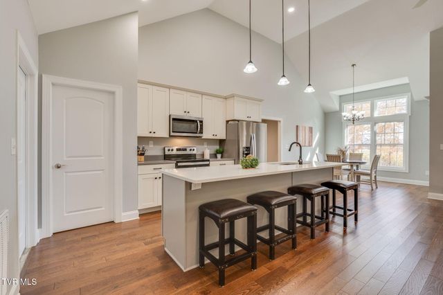 296 Allenwood Drive, Surgoinsville, TN 37873