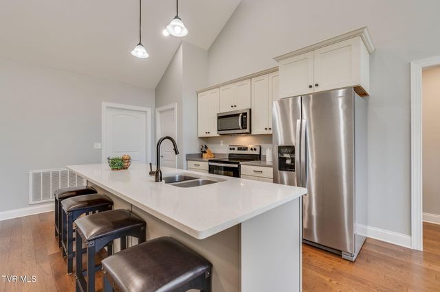 296 Allenwood Drive, Surgoinsville, TN 37873