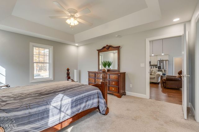 296 Allenwood Drive, Surgoinsville, TN 37873