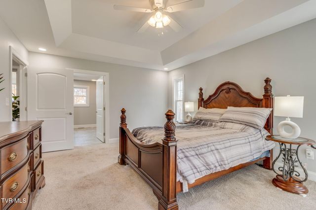 296 Allenwood Drive, Surgoinsville, TN 37873