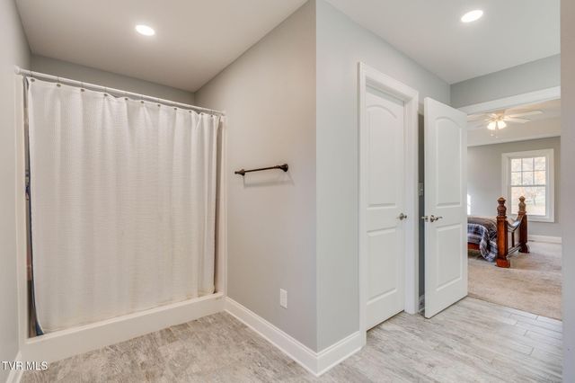 296 Allenwood Drive, Surgoinsville, TN 37873