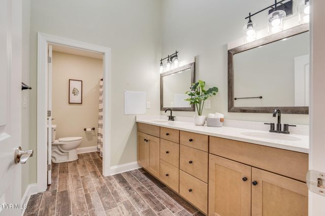 296 Allenwood Drive, Surgoinsville, TN 37873