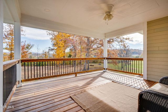 296 Allenwood Drive, Surgoinsville, TN 37873
