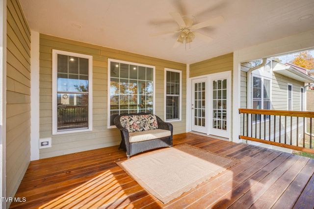 296 Allenwood Drive, Surgoinsville, TN 37873