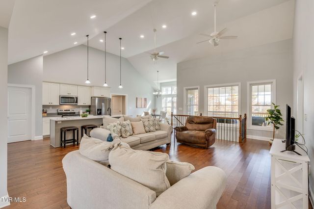 296 Allenwood Drive, Surgoinsville, TN 37873