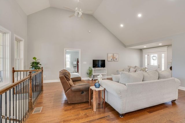 296 Allenwood Drive, Surgoinsville, TN 37873