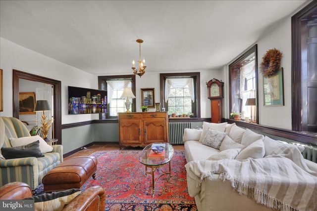 27 E MAIN ST, Strasburg, PA 17579