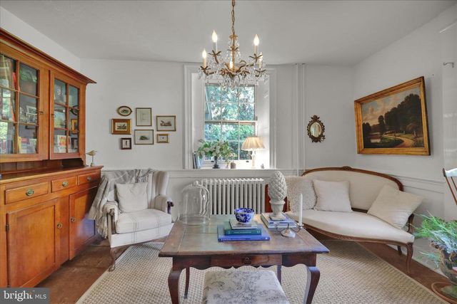 27 E MAIN ST, Strasburg, PA 17579