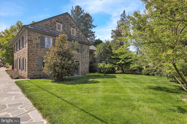 27 E MAIN ST, Strasburg, PA 17579