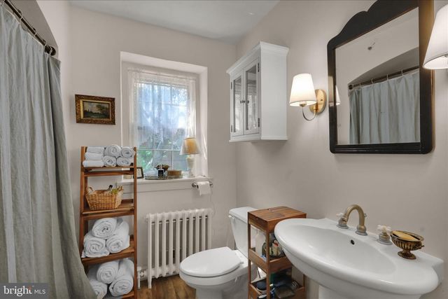 27 E MAIN ST, Strasburg, PA 17579