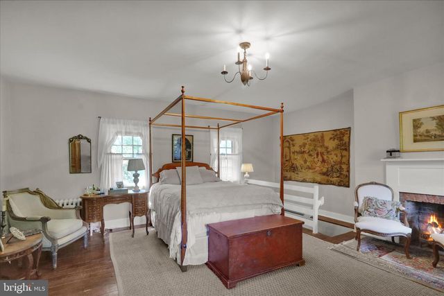 27 E MAIN ST, Strasburg, PA 17579