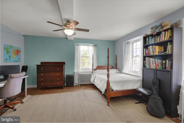 27 E MAIN ST, Strasburg, PA 17579