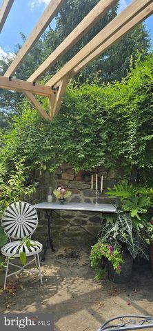 27 E MAIN ST, Strasburg, PA 17579