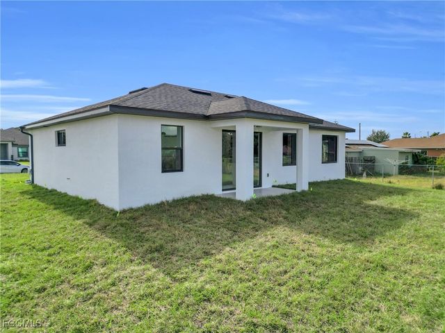 3602 20th ST SW, Lehigh Acres, FL 33976