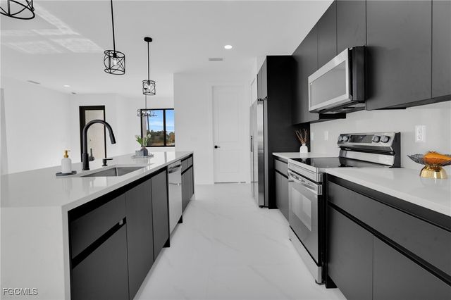 3602 20th ST SW, Lehigh Acres, FL 33976