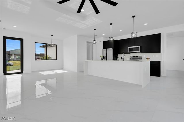 3602 20th ST SW, Lehigh Acres, FL 33976