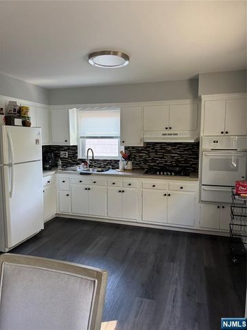 30 Chobot Lane 2, Elmwood Park, NJ 07407