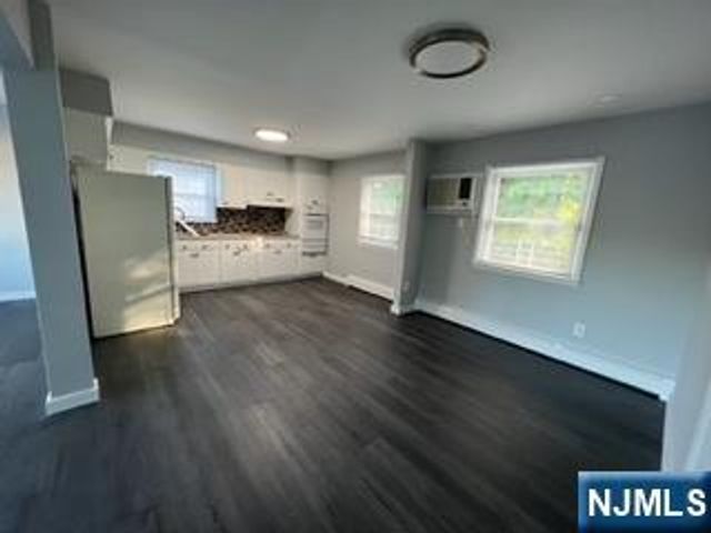 30 Chobot Lane 2, Elmwood Park, NJ 07407