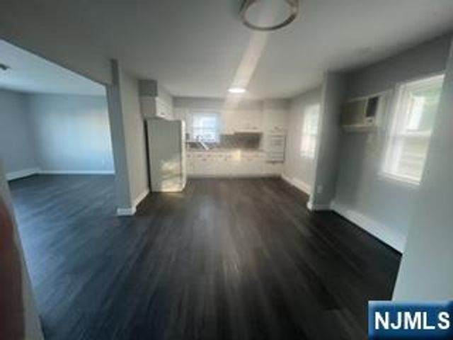 30 Chobot Lane 2, Elmwood Park, NJ 07407