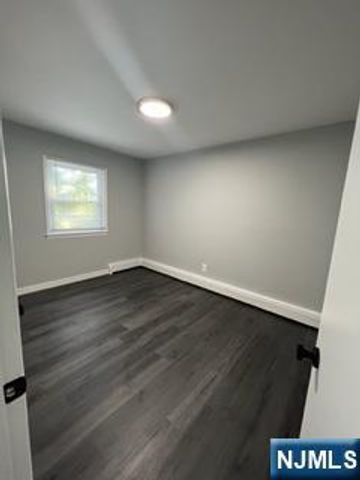 30 Chobot Lane 2, Elmwood Park, NJ 07407